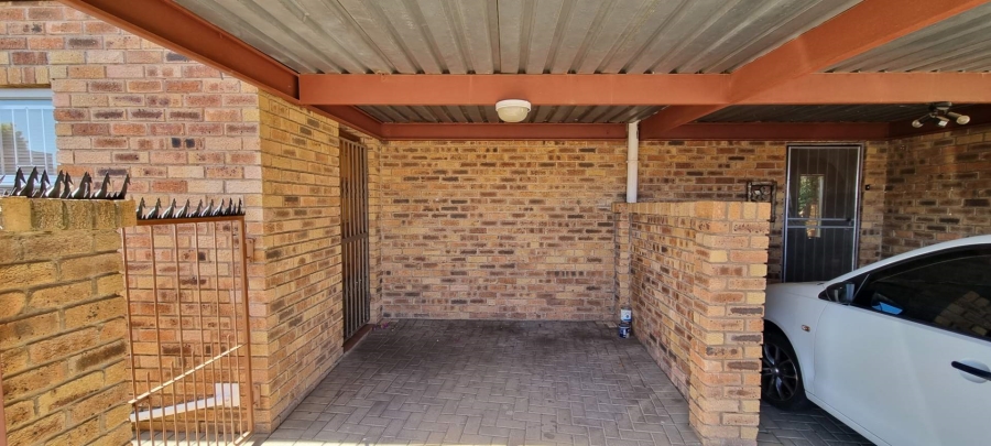 2 Bedroom Property for Sale in Pentagon Park Free State